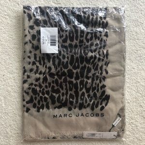 Marc Jacobs leopard brand new scarf